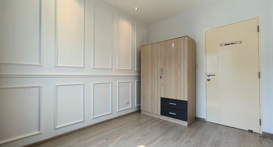 For rent 3 bedrooms townhouse in Bang Phli, Samut Prakan