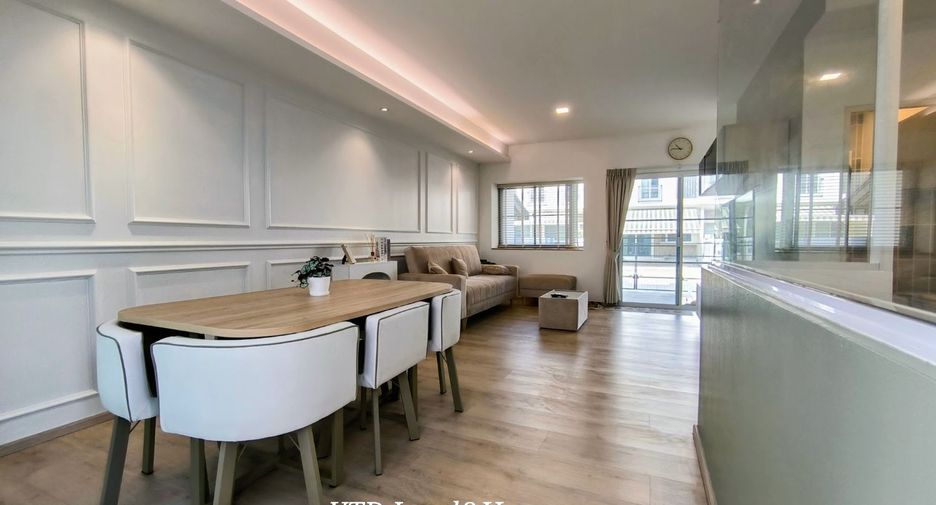 For rent 3 bedrooms townhouse in Bang Phli, Samut Prakan