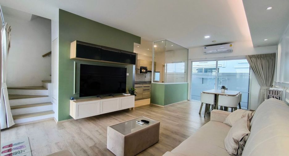 For rent 3 bedrooms townhouse in Bang Phli, Samut Prakan