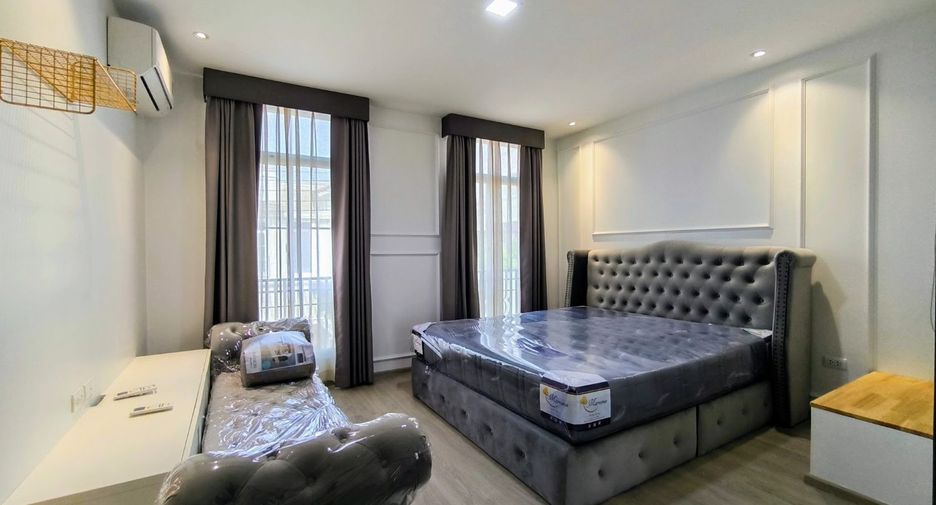 For rent 3 bedrooms townhouse in Bang Phli, Samut Prakan