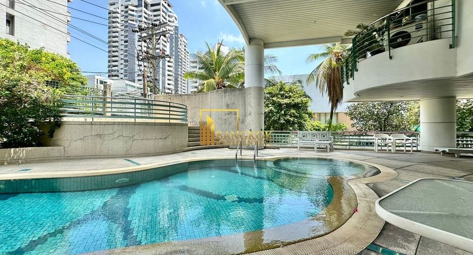 For rent 2 bedrooms apartment in Watthana, Bangkok