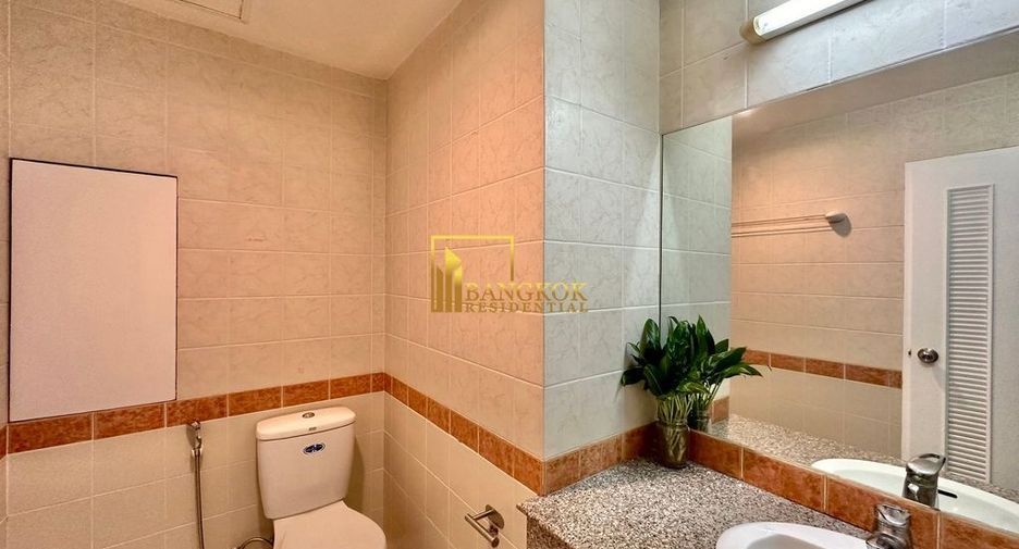 For rent 2 bedrooms apartment in Watthana, Bangkok
