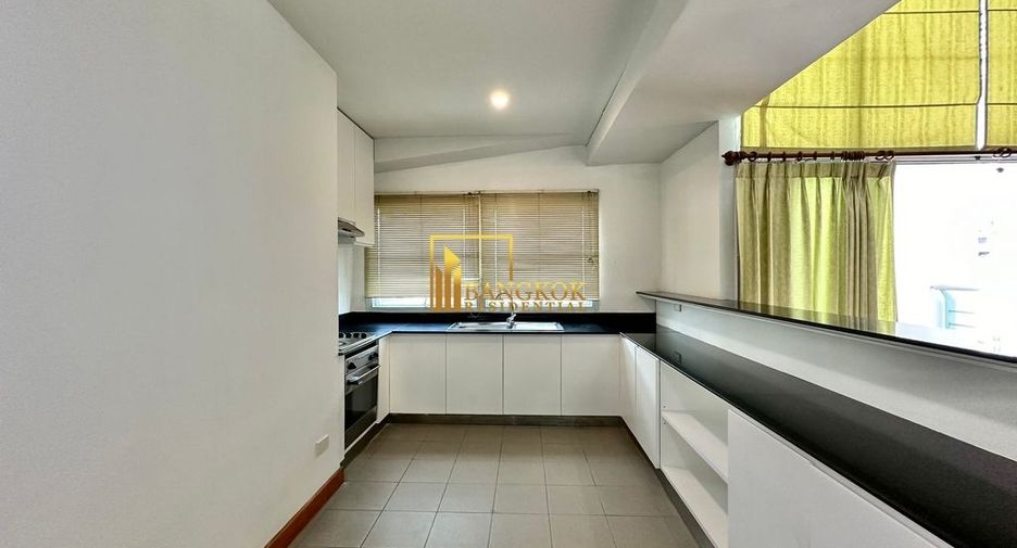 For rent 2 bedrooms apartment in Watthana, Bangkok