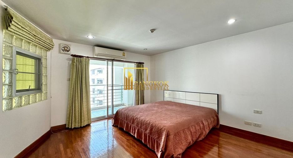 For rent 2 bedrooms apartment in Watthana, Bangkok