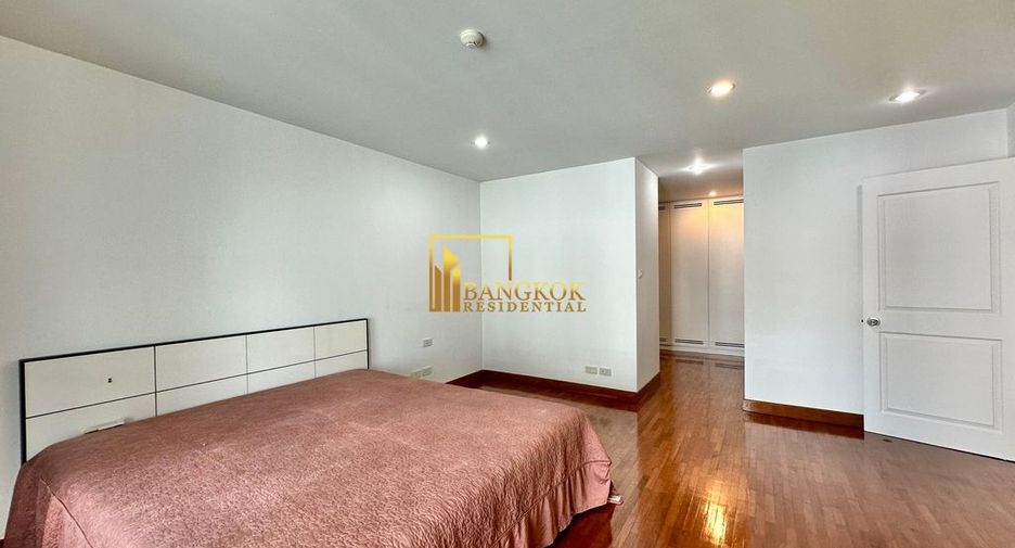 For rent 2 bedrooms apartment in Watthana, Bangkok