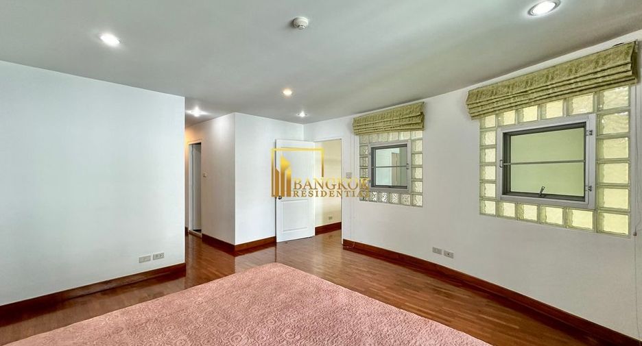 For rent 2 bedrooms apartment in Watthana, Bangkok