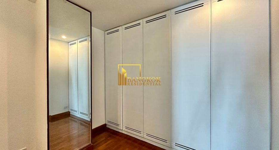 For rent 2 bedrooms apartment in Watthana, Bangkok
