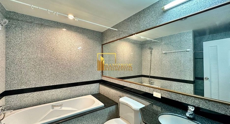 For rent 2 bedrooms apartment in Watthana, Bangkok