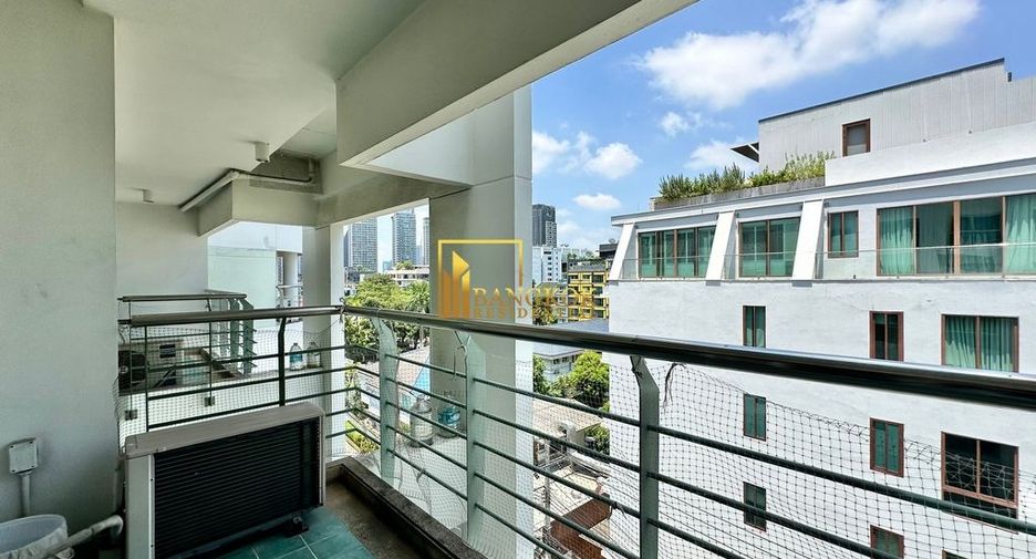For rent 2 bedrooms apartment in Watthana, Bangkok