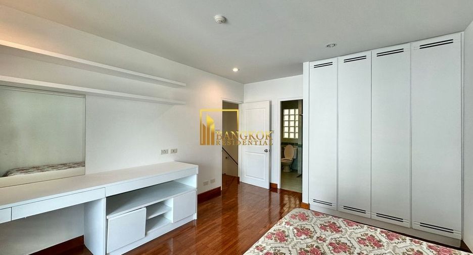 For rent 2 bedrooms apartment in Watthana, Bangkok