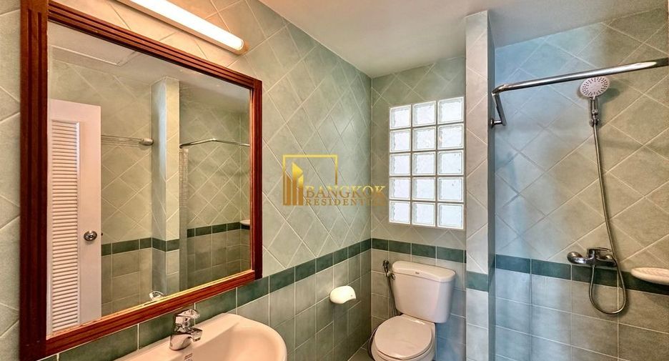 For rent 2 bedrooms apartment in Watthana, Bangkok