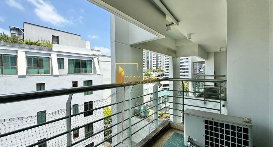 For rent 2 bedrooms apartment in Watthana, Bangkok