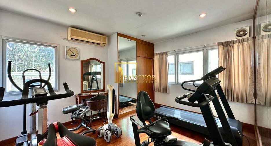 For rent 2 bedrooms apartment in Watthana, Bangkok