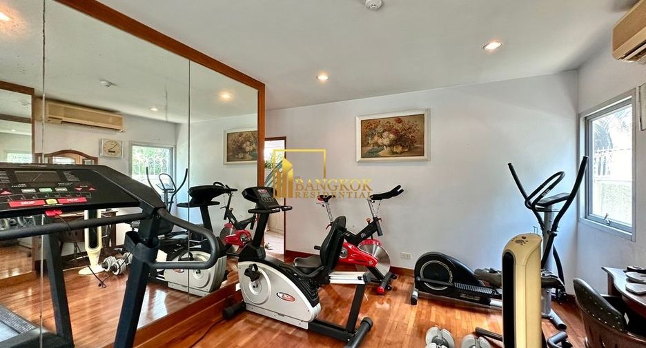 For rent 2 bedrooms apartment in Watthana, Bangkok