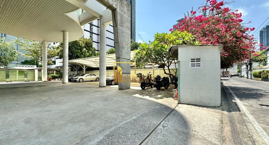 For rent 2 bedrooms apartment in Watthana, Bangkok