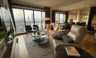 For rent and for sale 3 bed condo in Watthana, Bangkok