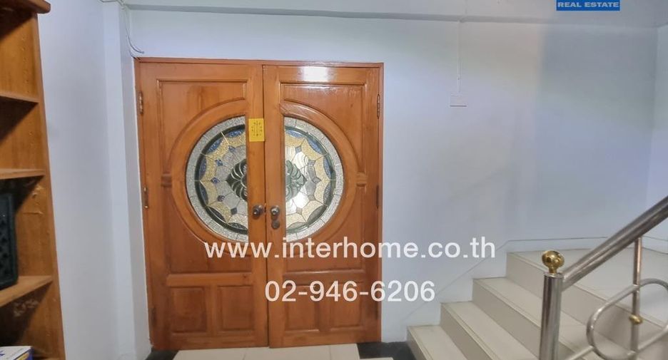 For sale 9 bed retail Space in Bang Phlat, Bangkok
