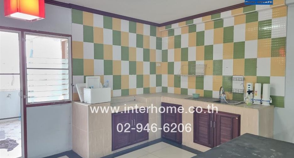 For sale 9 bed retail Space in Bang Phlat, Bangkok
