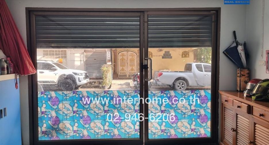 For sale 9 bed retail Space in Bang Phlat, Bangkok