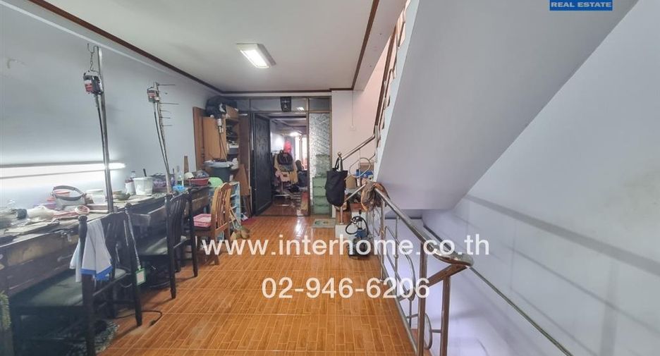 For sale 9 bed retail Space in Bang Phlat, Bangkok