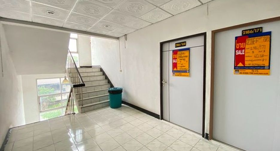 À vendre 1 chambre condo à Bang Kapi, Bangkok