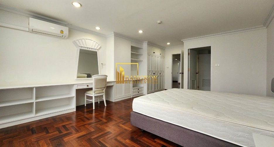 For rent 3 bedrooms apartment in Khlong Toei, Bangkok