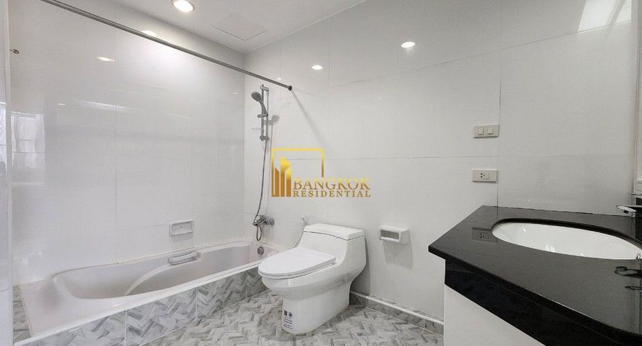 For rent 3 bedrooms apartment in Khlong Toei, Bangkok