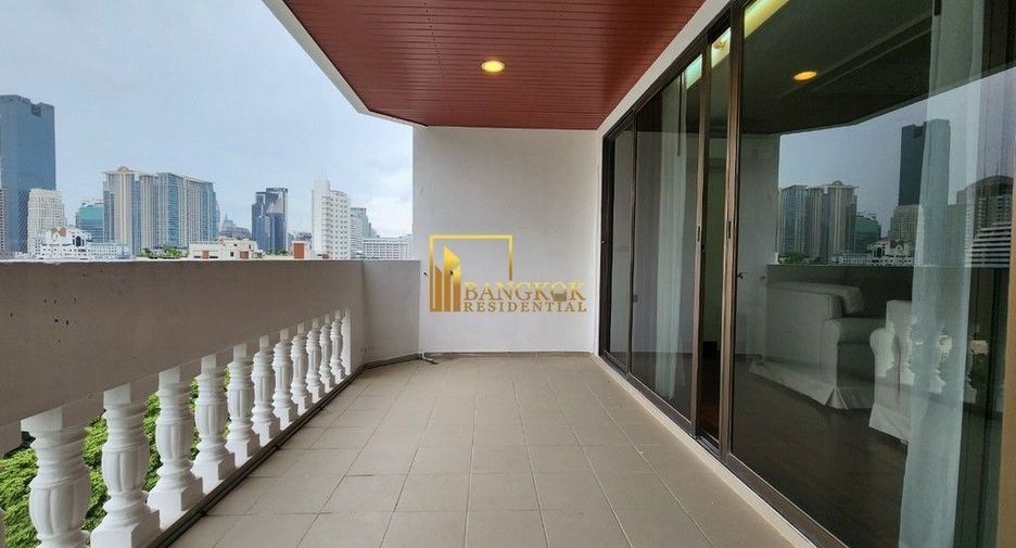 For rent 3 bedrooms apartment in Khlong Toei, Bangkok