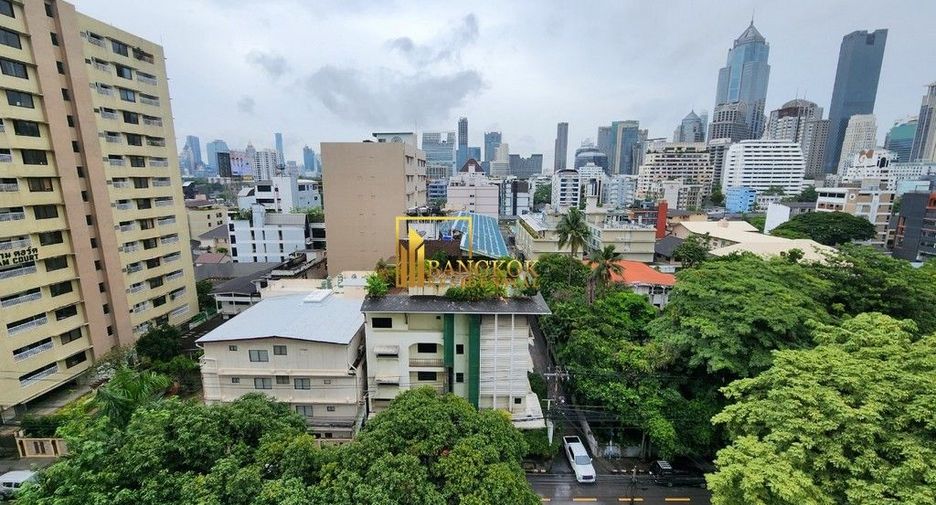 For rent 3 bedrooms apartment in Khlong Toei, Bangkok