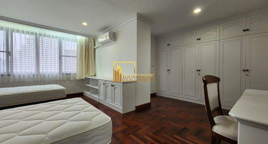 For rent 3 bedrooms apartment in Khlong Toei, Bangkok
