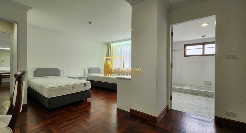 For rent 3 bedrooms apartment in Khlong Toei, Bangkok
