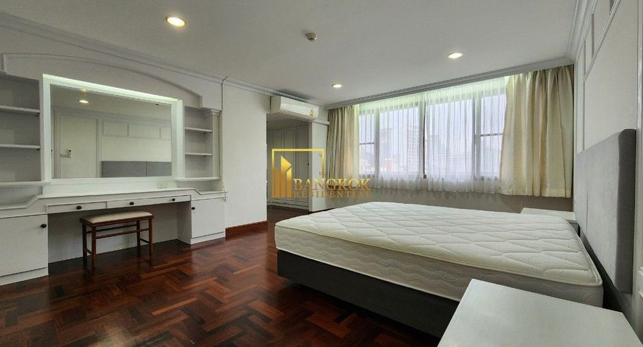 For rent 3 bedrooms apartment in Khlong Toei, Bangkok