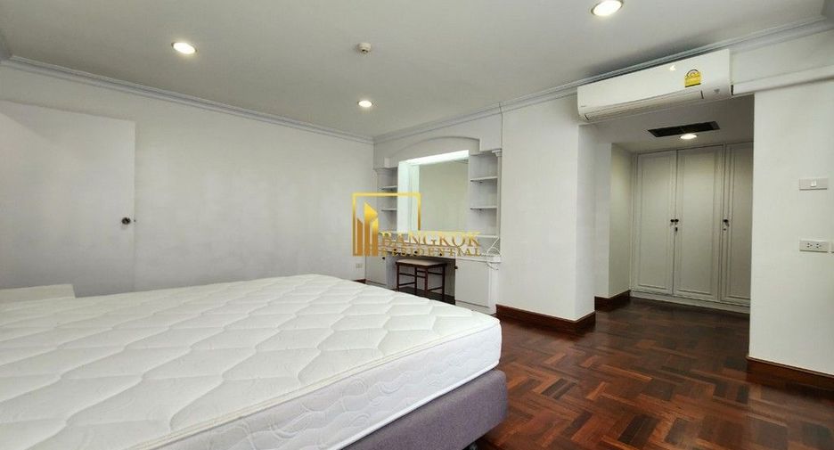 For rent 3 bedrooms apartment in Khlong Toei, Bangkok