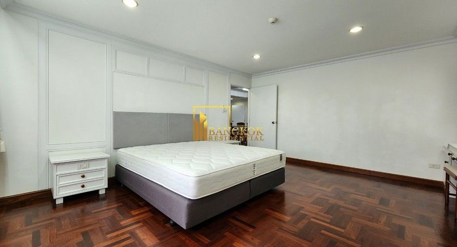For rent 3 bedrooms apartment in Khlong Toei, Bangkok