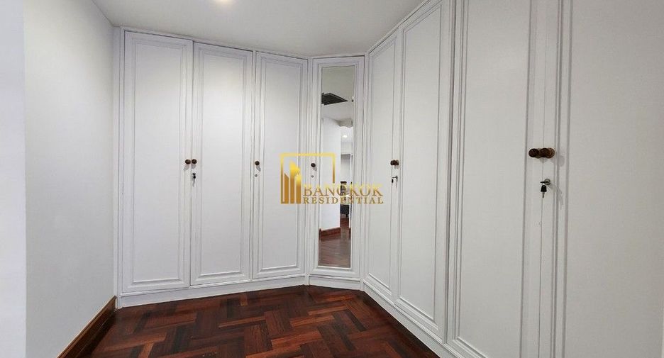 For rent 3 bedrooms apartment in Khlong Toei, Bangkok