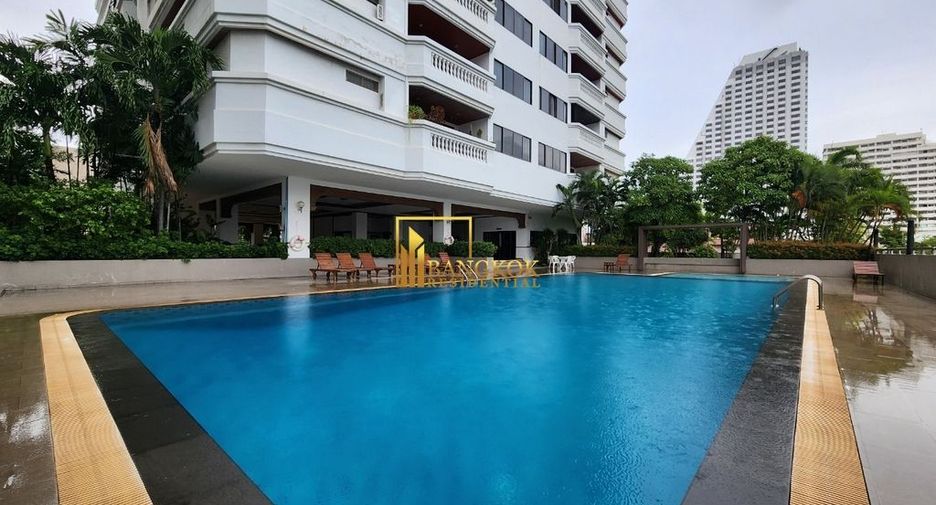 For rent 3 bedrooms apartment in Khlong Toei, Bangkok