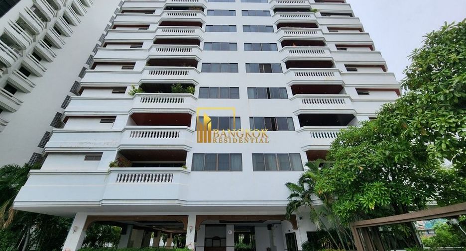 For rent 3 bedrooms apartment in Khlong Toei, Bangkok