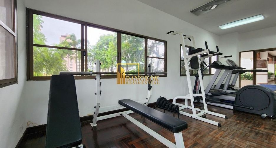 For rent 3 bedrooms apartment in Khlong Toei, Bangkok