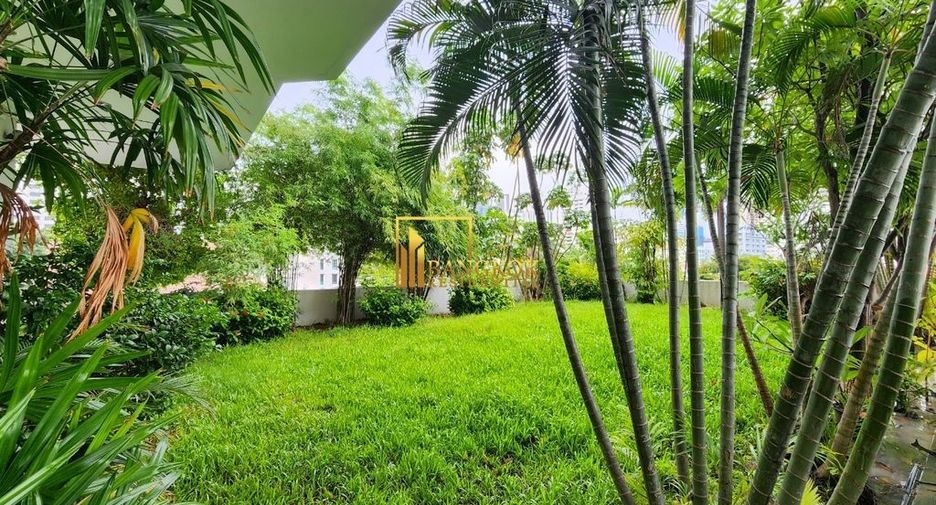For rent 3 bedrooms apartment in Khlong Toei, Bangkok