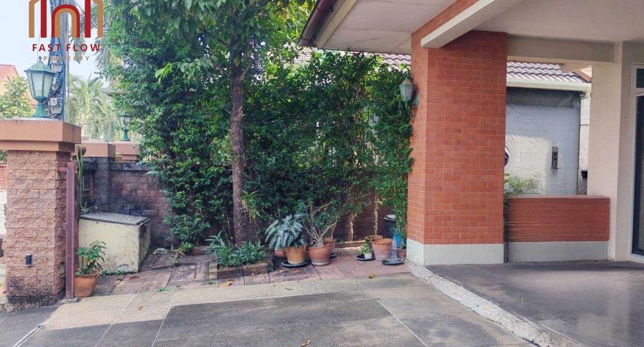 For sale 3 bedrooms house in Taling Chan, Bangkok