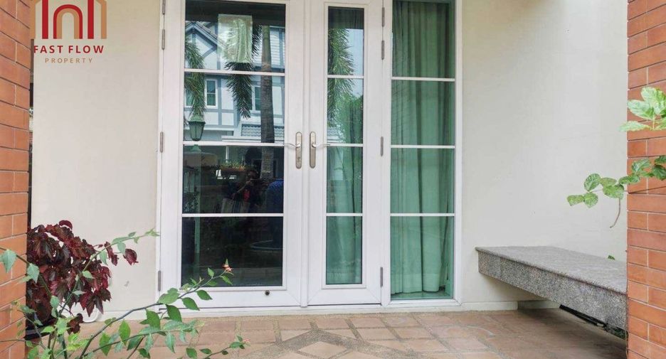 For sale 3 bedrooms house in Taling Chan, Bangkok