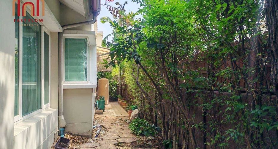 For sale 3 bedrooms house in Taling Chan, Bangkok