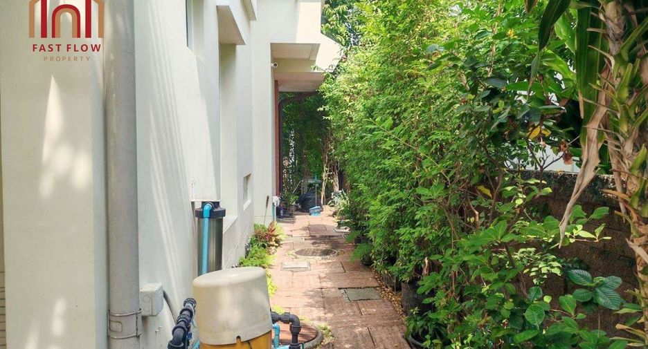 For sale 3 bedrooms house in Taling Chan, Bangkok