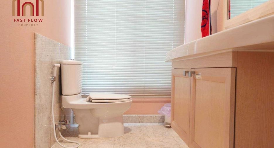 For sale 3 bedrooms house in Taling Chan, Bangkok
