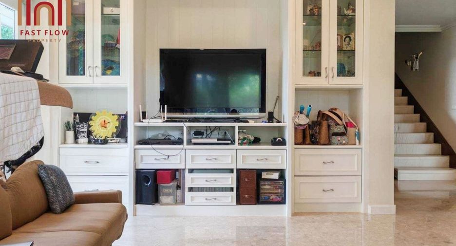 For sale 3 bedrooms house in Taling Chan, Bangkok