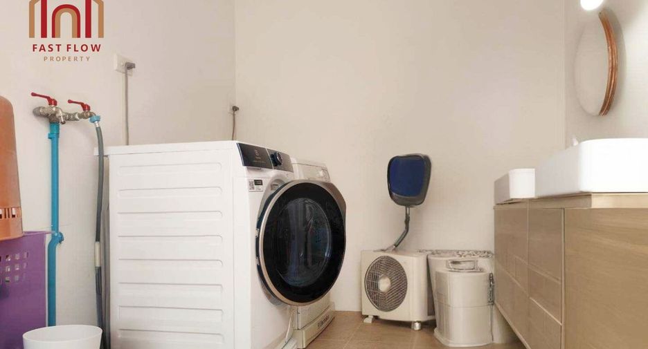For sale 3 bedrooms house in Taling Chan, Bangkok