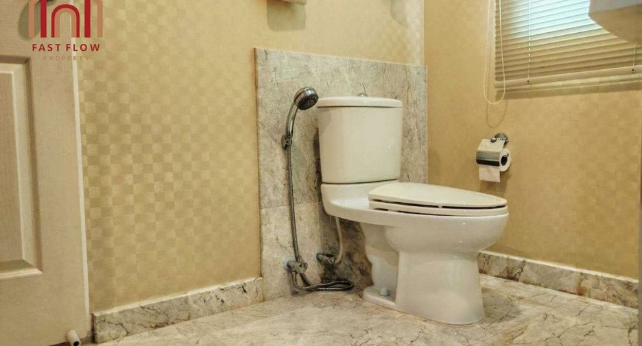 For sale 3 bedrooms house in Taling Chan, Bangkok