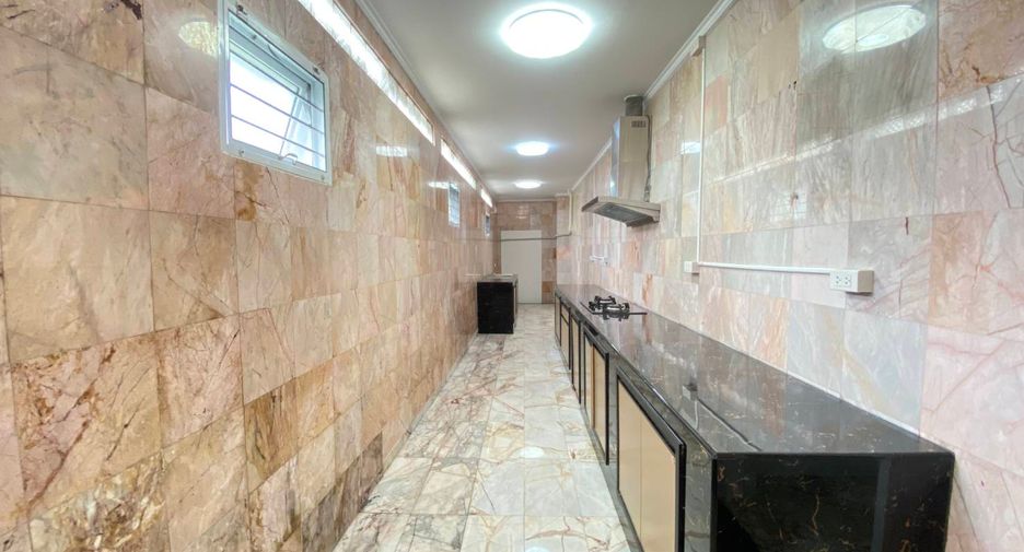 For sale 11 bedrooms house in Bang Lamung, Chonburi