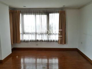 For sale 2 bed condo in Yan Nawa, Bangkok