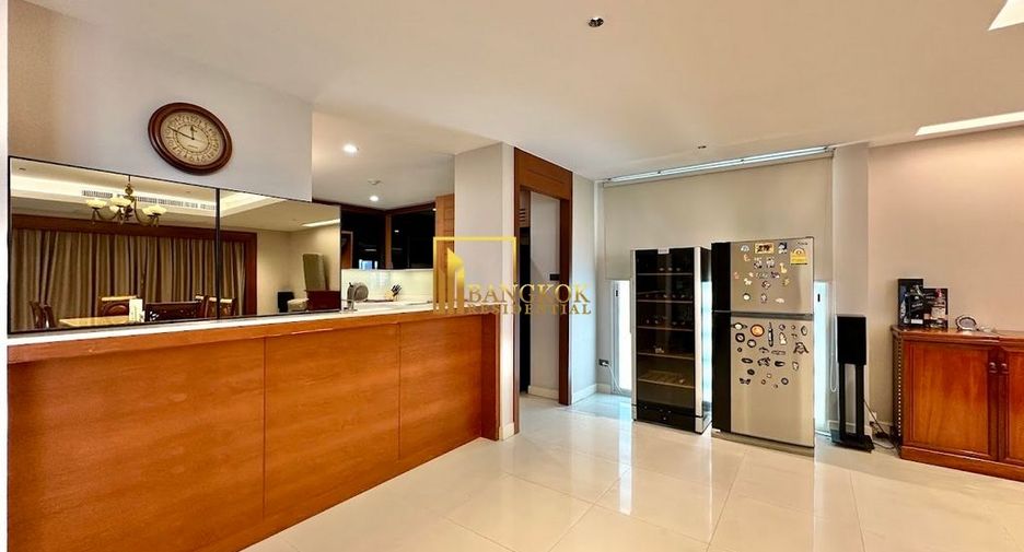 À louer 3 chambres condo à Watthana, Bangkok